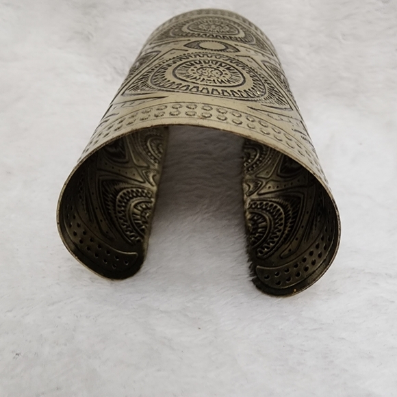 SOLD- Bronzed Eye Cuff - Picture 8 of 9